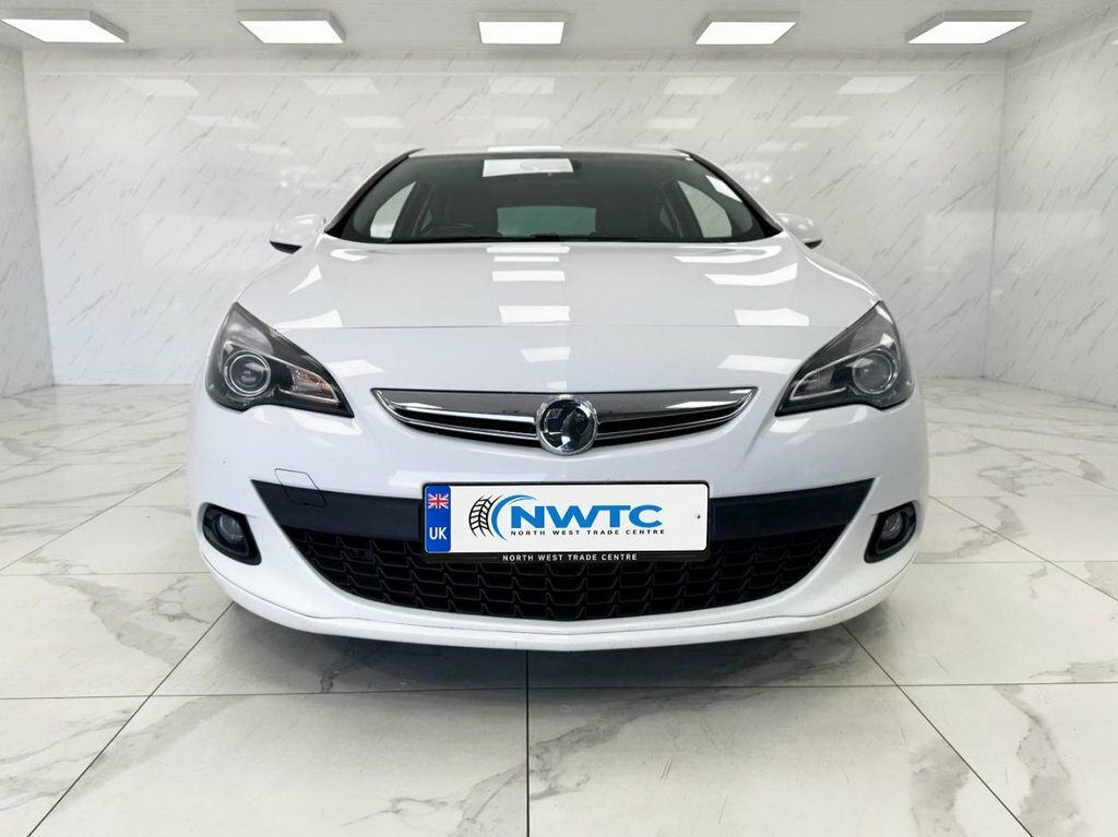 Vauxhall Astra GTC 1.6L Sri White #3