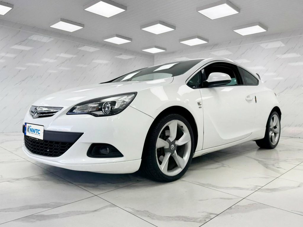Vauxhall Astra GTC 1.6L Sri White #4