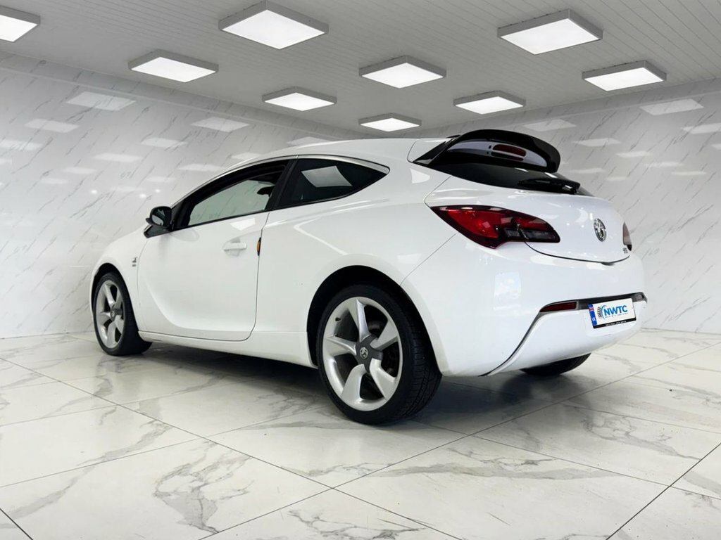 Vauxhall Astra GTC 1.6L Sri White #6