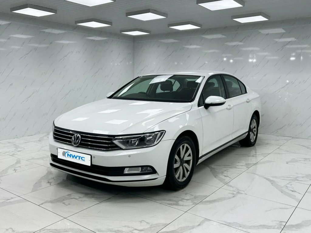 Volkswagen Passat 1.6L S White #4