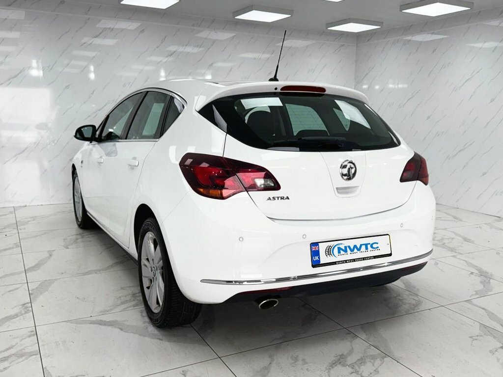 Vauxhall Astra 1.6L Null White #6