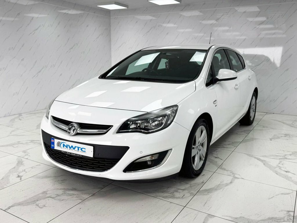 Vauxhall Astra 1.6L Null White #4
