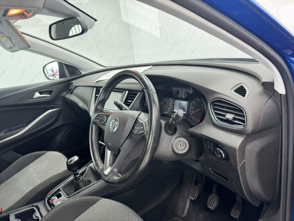 Vauxhall Grandland X Se Ss White #16