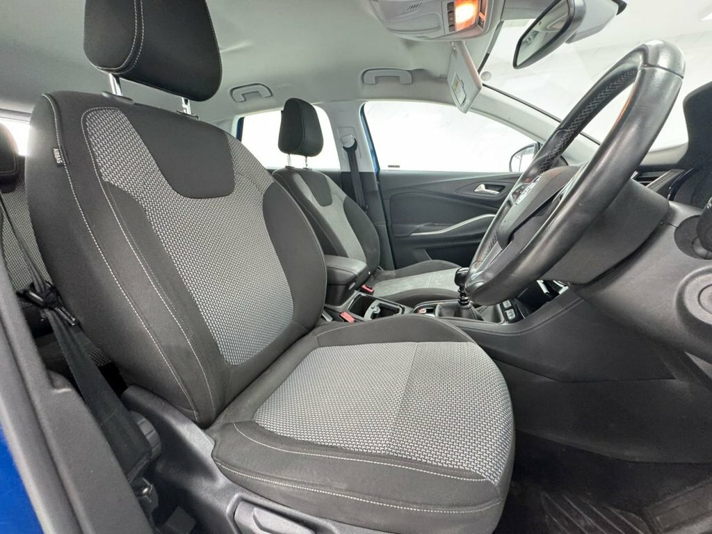 Vauxhall Grandland X Se Ss White #17