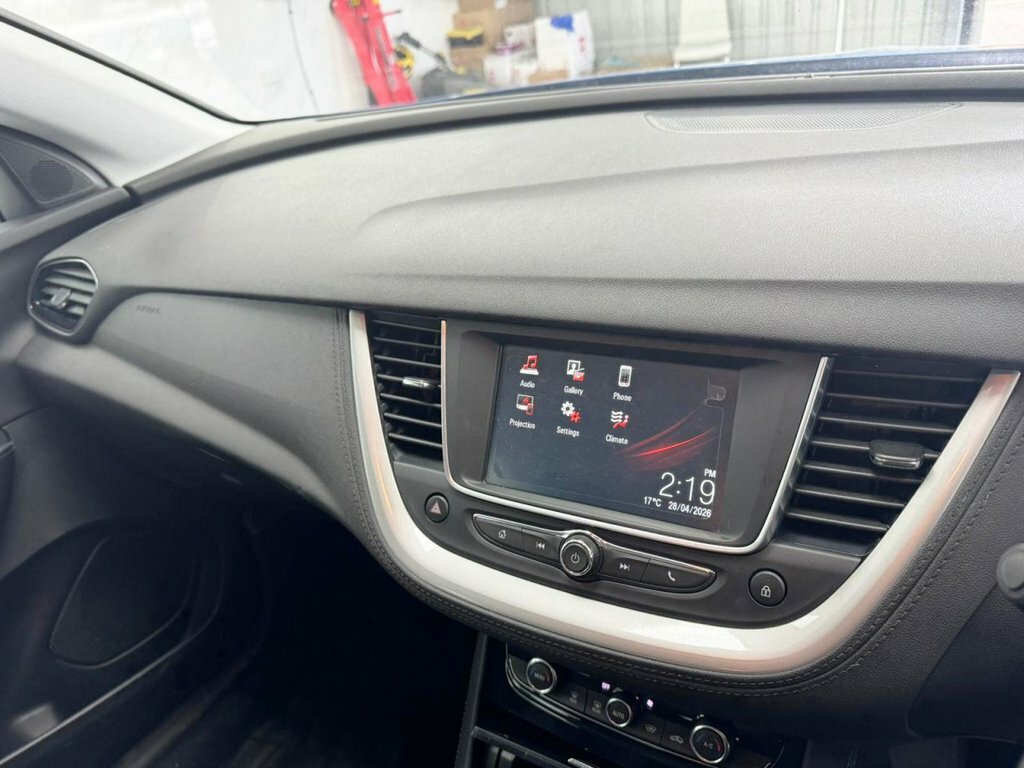 Vauxhall Grandland X Se Ss White #12