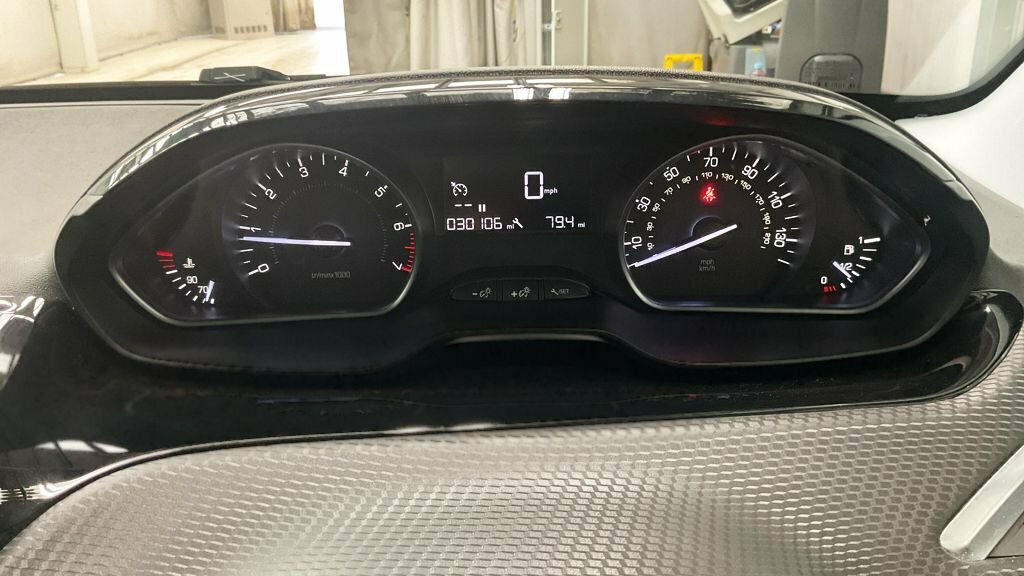 Peugeot 208 Puretech Allure Grey #7