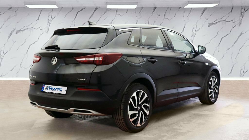 Vauxhall Grandland X 1.6L Elite Nav Black #4