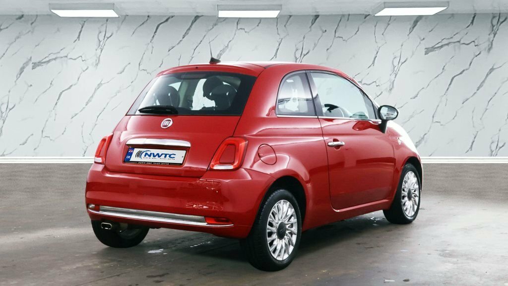 Fiat 500 1.2L Lounge Red #4