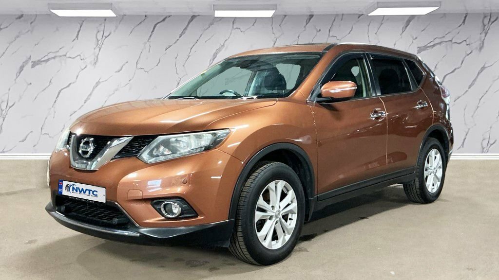 Nissan X-Trail 1.6L Acenta Orange