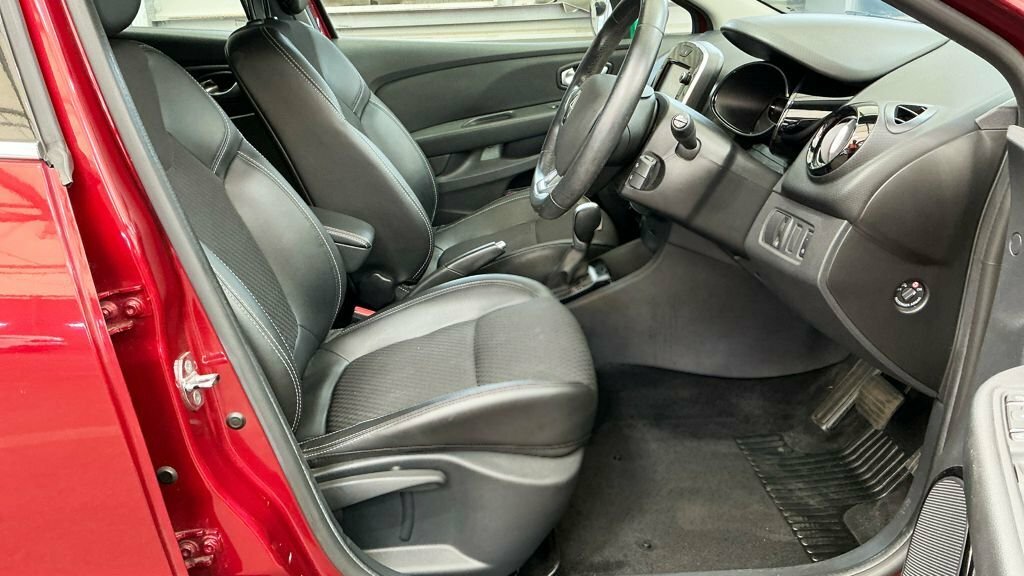 Renault Clio 1.2 16V Play Euro 6 Black #9