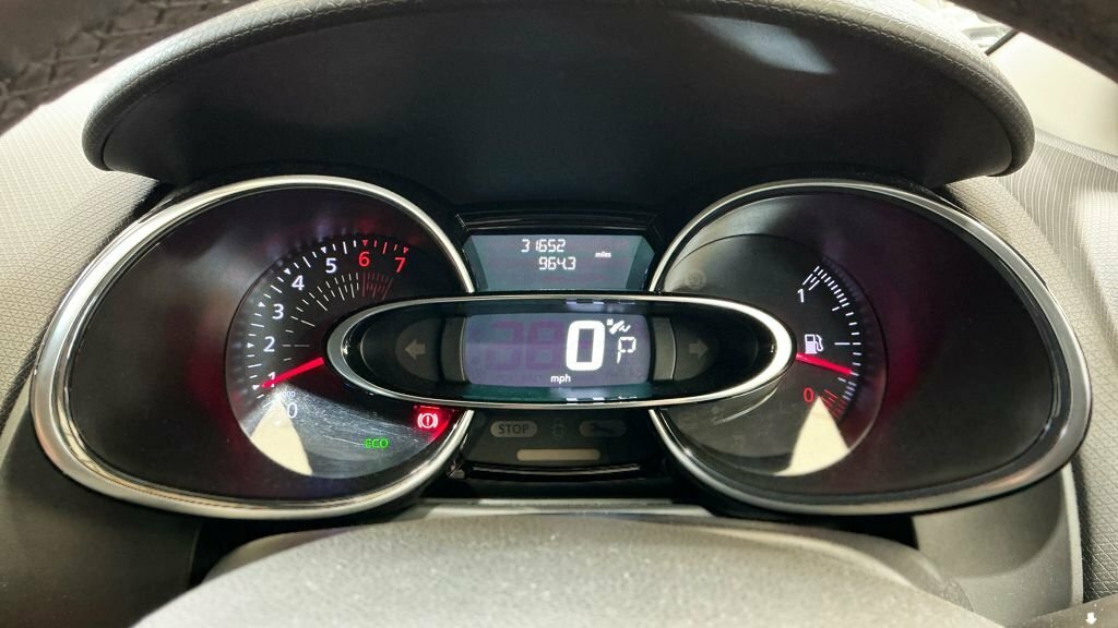 Renault Clio 1.2 16V Play Euro 6 Black #8