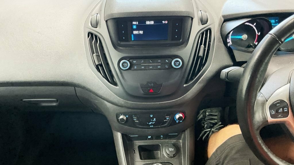 Ford Transit Courier 1.5L Leader White #6