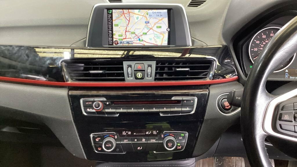 BMW X1 2L Sport Black #6
