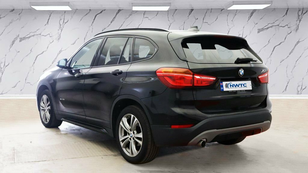 BMW X1 2L Sport Black #2