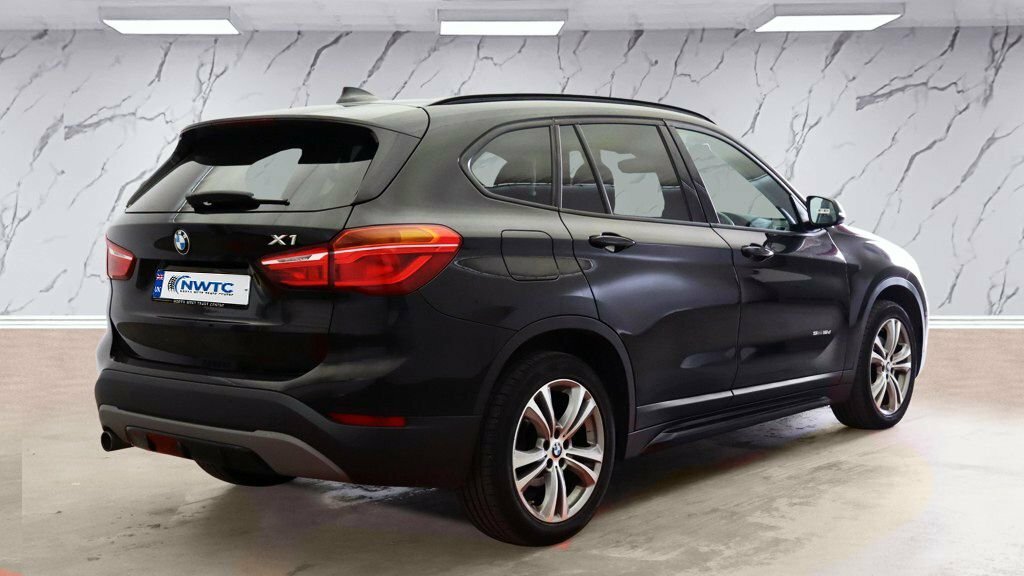 BMW X1 2L Sport Black #3