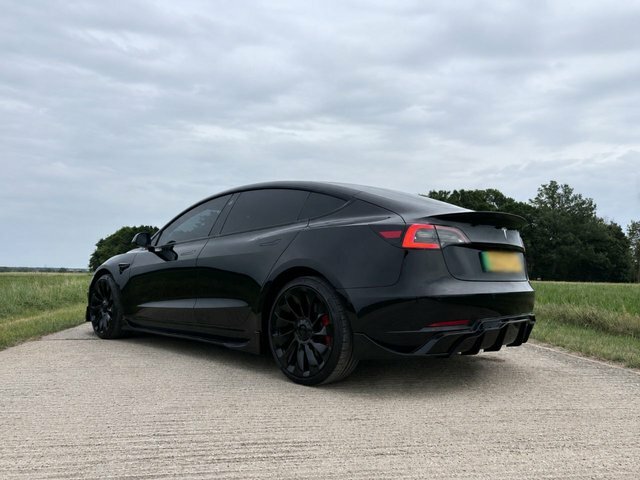 Tesla Model 3 Dual Motor Performance Saloon Black