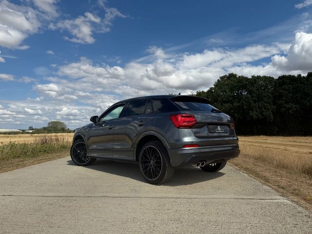 Audi Q2 1.5 Tfsi Cod 35 Black Edition Suv S Tro Black #3