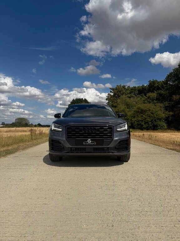 Audi Q2 1.5 Tfsi Cod 35 Black Edition Suv S Tro Black #4