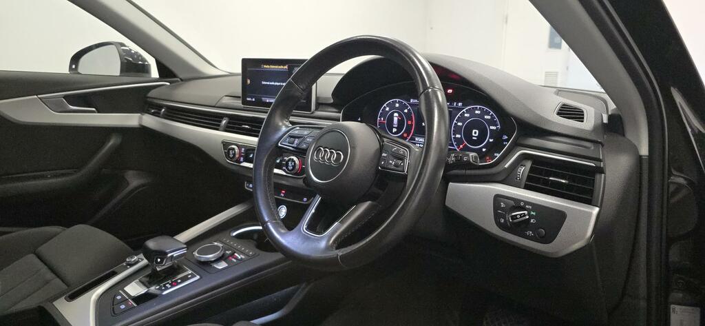 Audi A4 Avant Sport Black #3