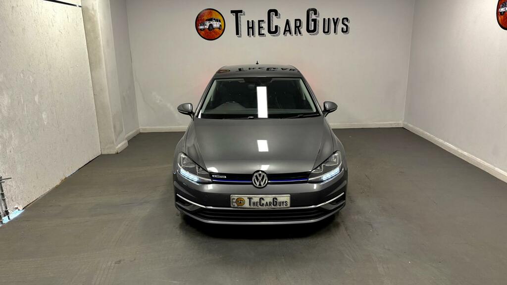 Volkswagen Golf Se Black #4