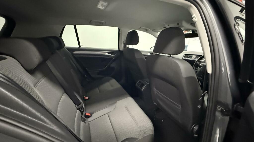 Volkswagen Golf Se Black #9