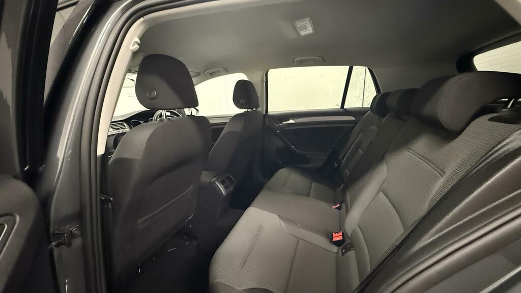 Volkswagen Golf Se Black #8
