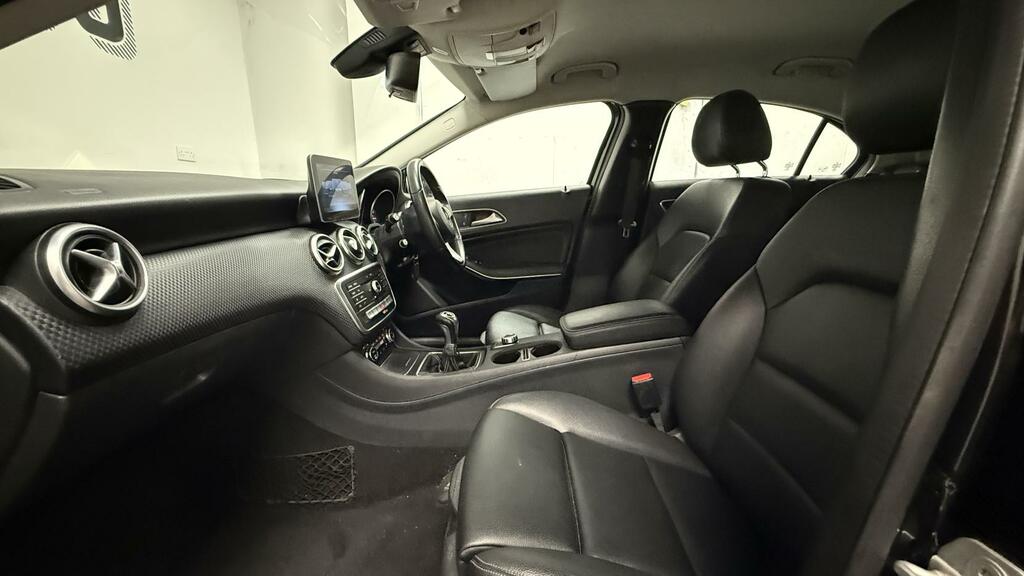 Mercedes-Benz A Class A 180 D Amg Line Red #11