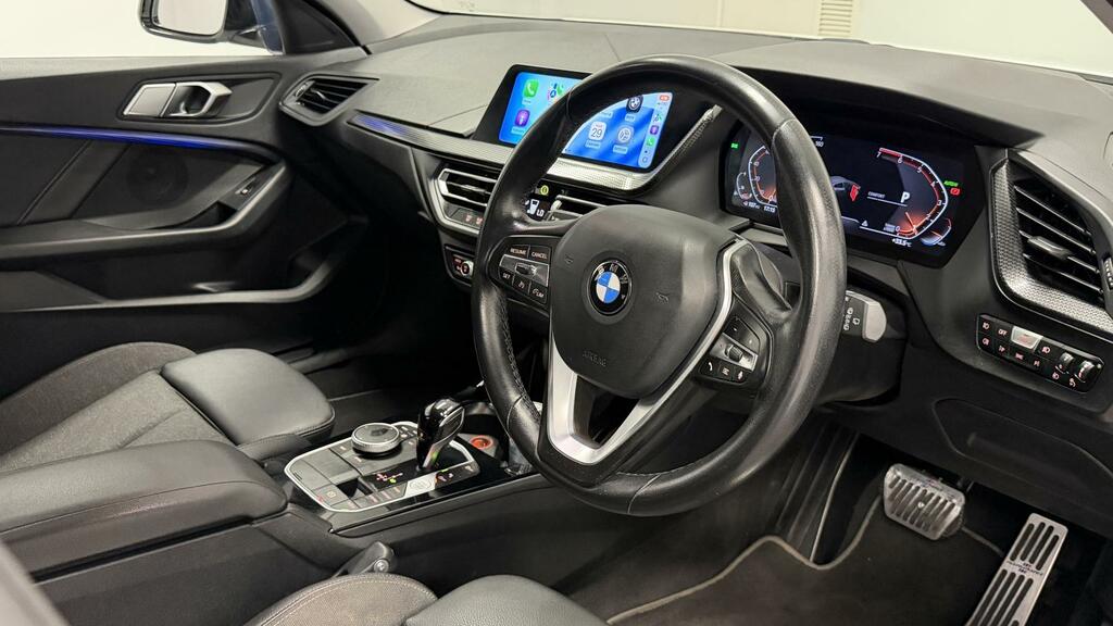 BMW 1 Series Sport White #5