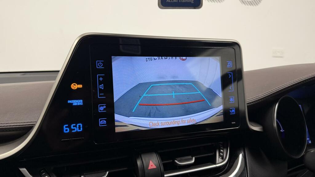 Toyota C-Hr Excel White