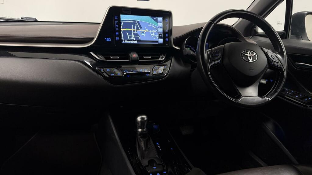 Toyota C-Hr Excel White #2
