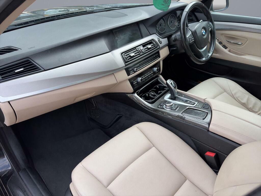 BMW 5 Series M Sport White #17