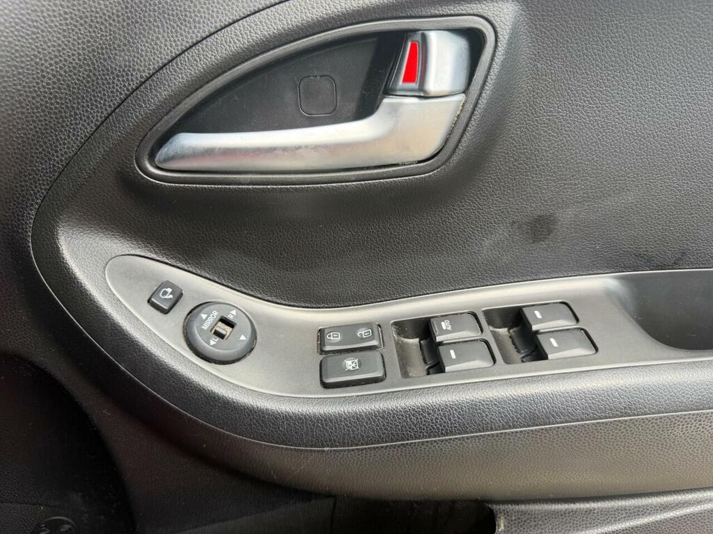 Kia Picanto 1.0 1 Hatchback Euro 5 68 Bhp White #47