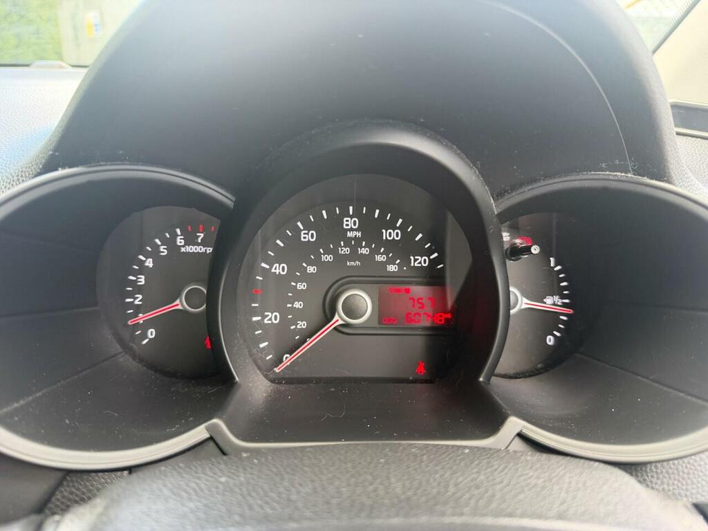 Kia Picanto 1.0 1 Hatchback Euro 5 68 Bhp White #35