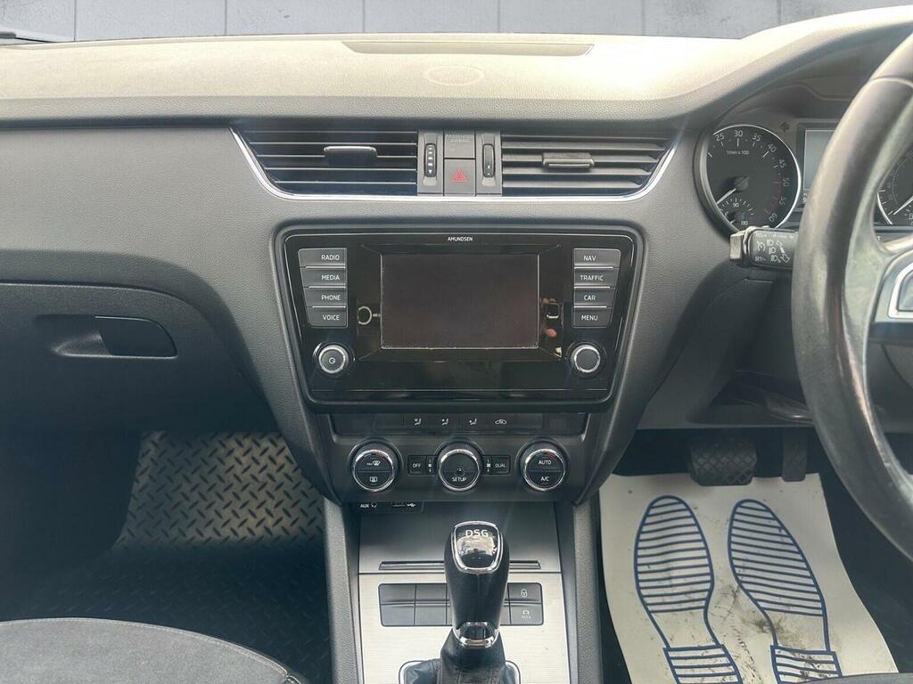 Skoda Octavia 2.0L Elegance Tdi Cr 148 Bhp Blue #9
