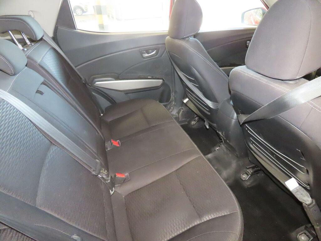 SsangYong Tivoli 1.6 E White #8