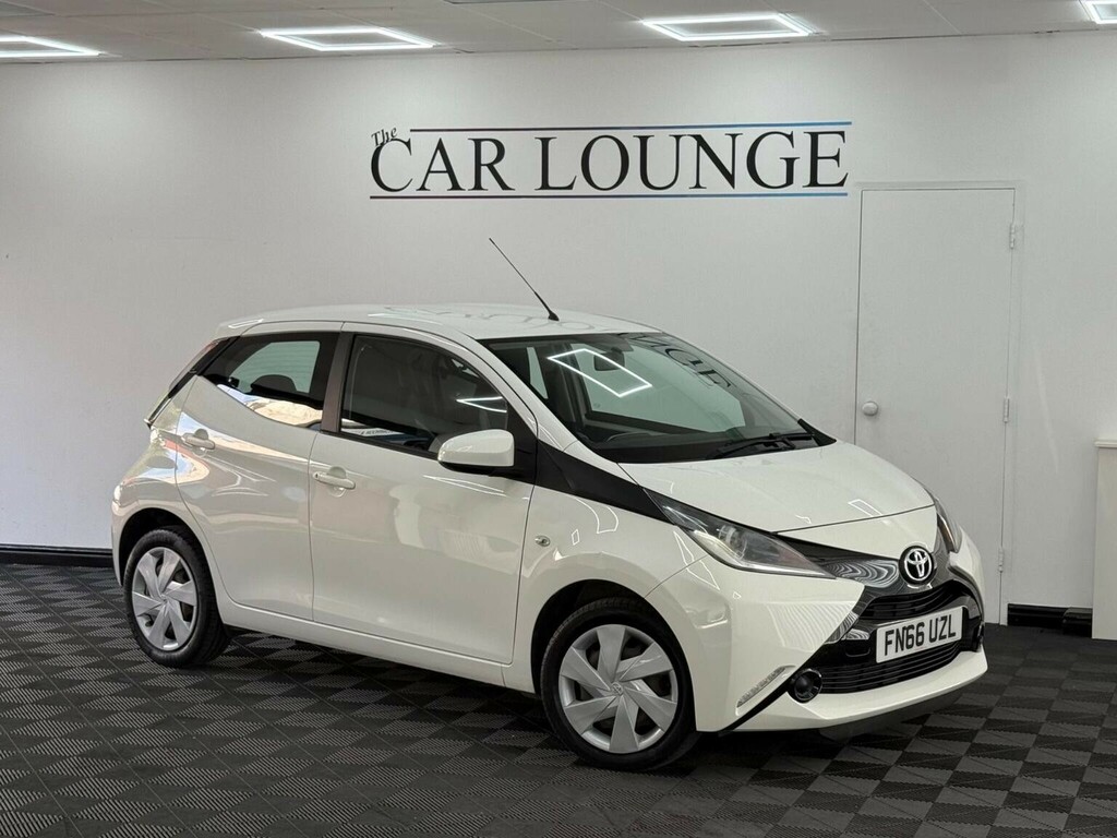 Toyota Aygo 1.0 Vvt-i X-play Euro 6 White