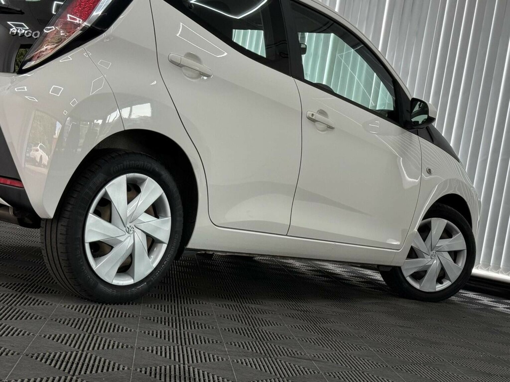 Toyota Aygo Hatchback Red #8