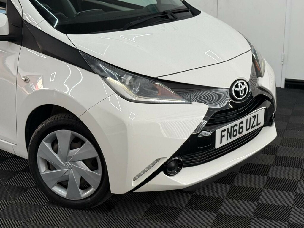 Toyota Aygo 1.0 Vvt-i X-play Euro 6 White #5