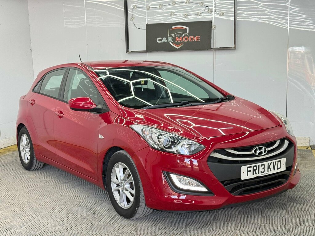 Hyundai I30 1.6 Crdi Active Euro 5 Red