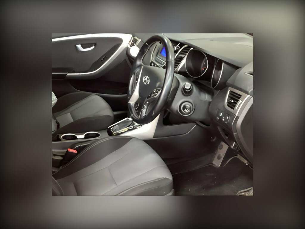 Hyundai I30 1.6 Crdi Blue Drive Se Dct Euro 6 Ss Red
