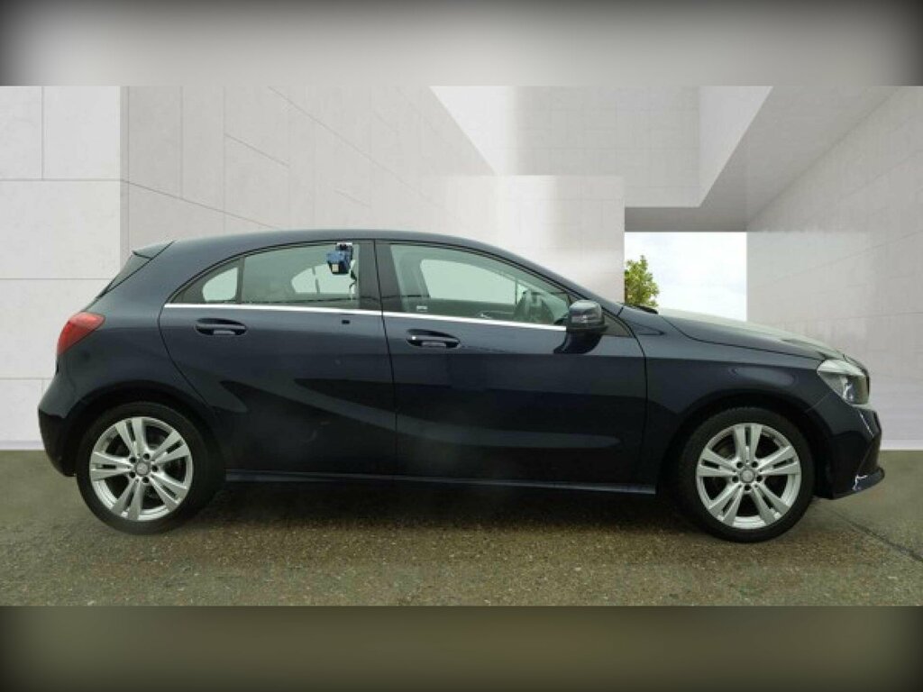Mercedes-Benz A Class 1.5 A180d Sport Hatchback 7G-dct Euro 6 Blue #2