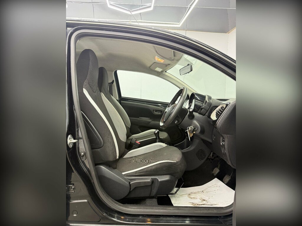 Toyota Aygo Hatchback Black #17