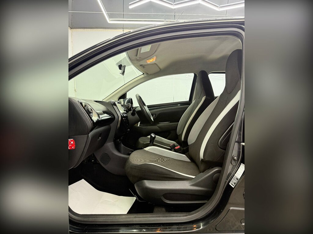 Toyota Aygo Hatchback Black #25