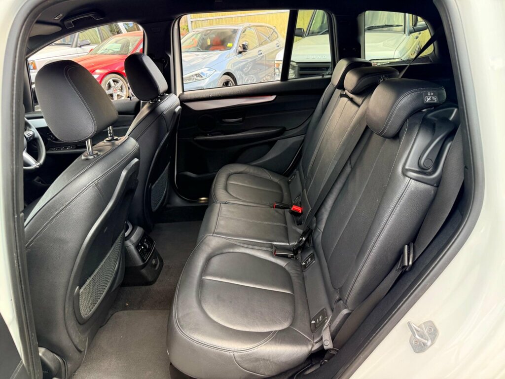 BMW 2 Series Gran Tourer Luxury Black #30