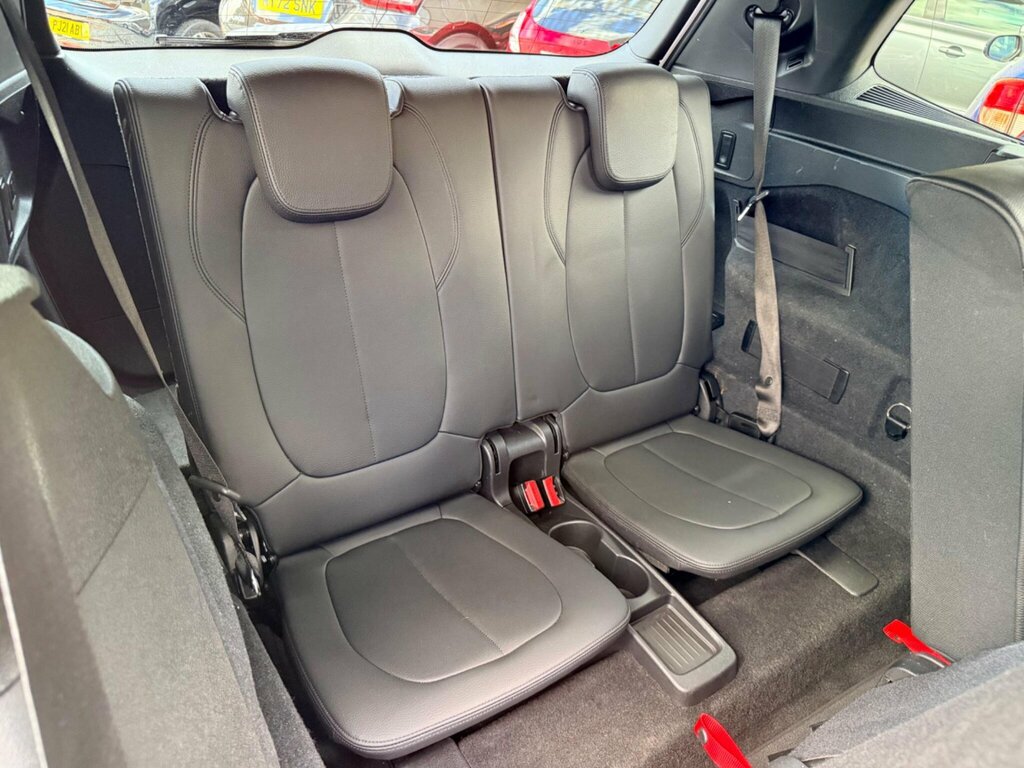 BMW 2 Series Gran Tourer Luxury Black #35