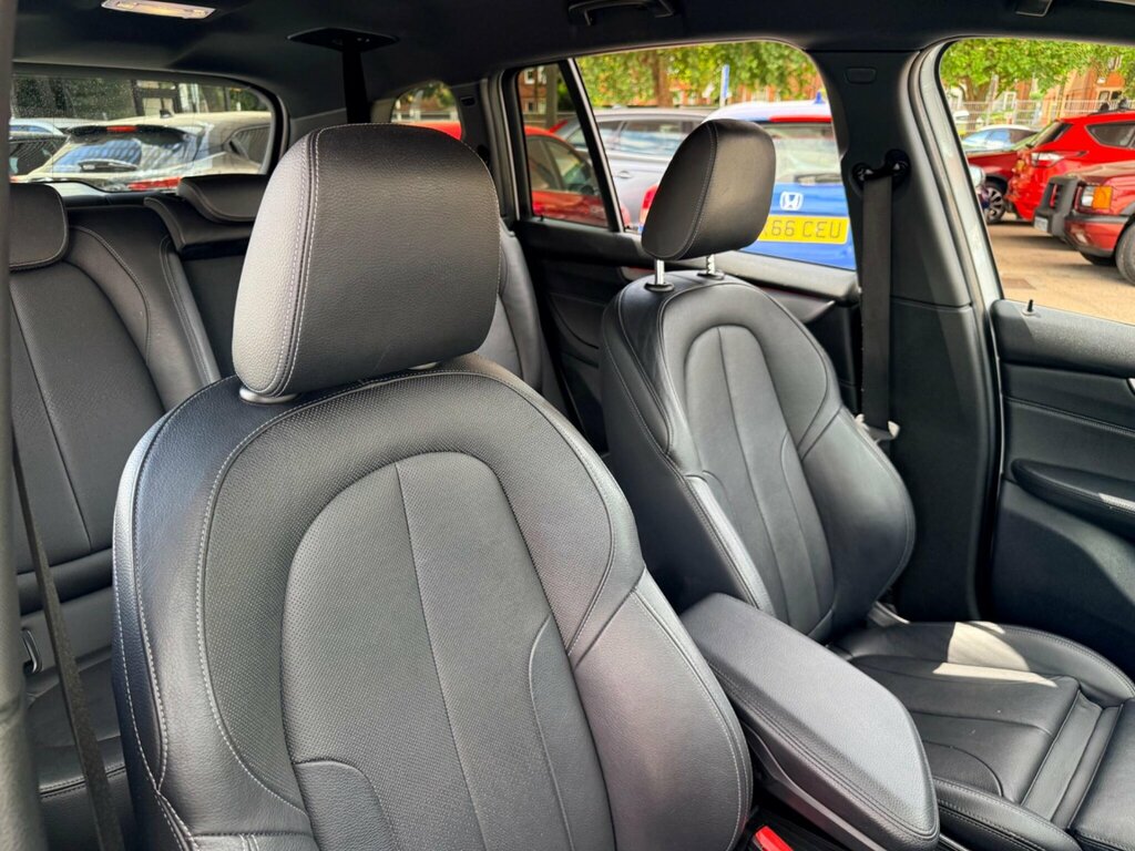 BMW 2 Series Gran Tourer Luxury Black #10