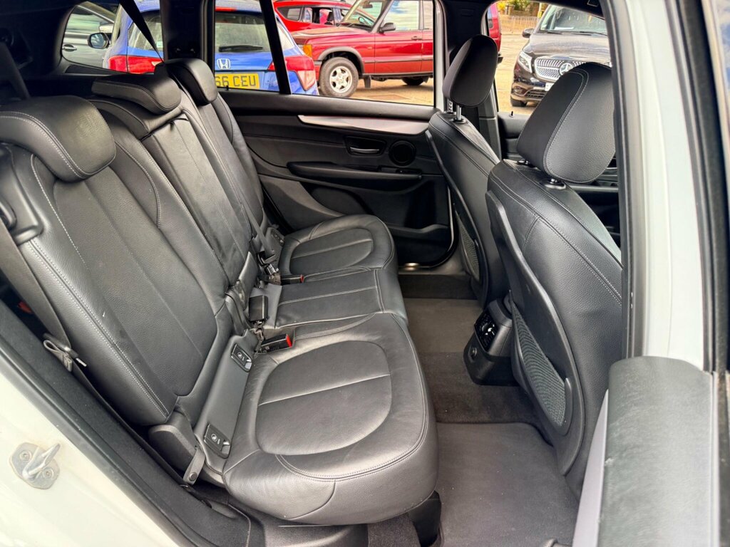 BMW 2 Series Gran Tourer Luxury Black #36