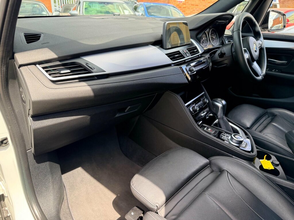 BMW 2 Series Gran Tourer Luxury Black #25