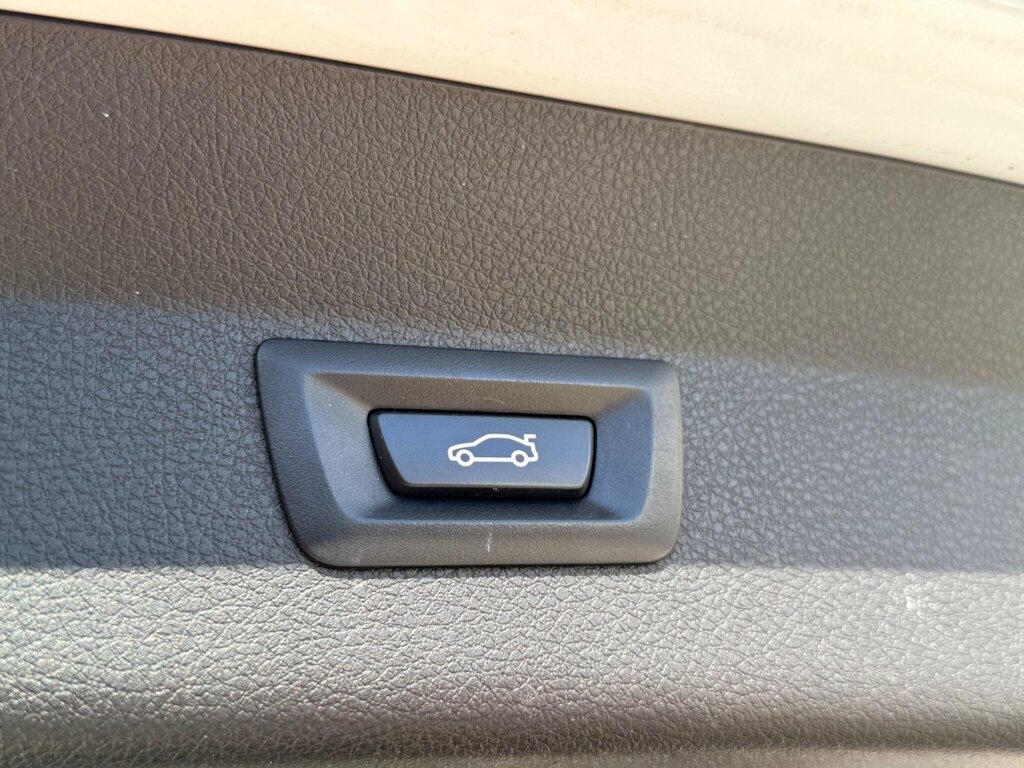 BMW 2 Series Gran Tourer Luxury Black #38