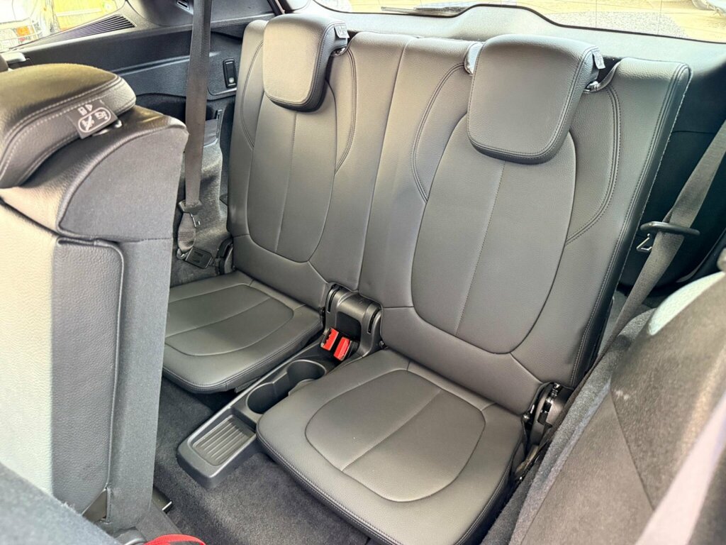 BMW 2 Series Gran Tourer Luxury Black #32